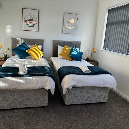 Hilltop Place Suites Near Doncaster Racecourse Eksteriør billede