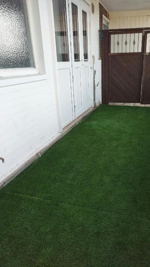 Hilltop Place Suites Near Doncaster Racecourse Eksteriør billede