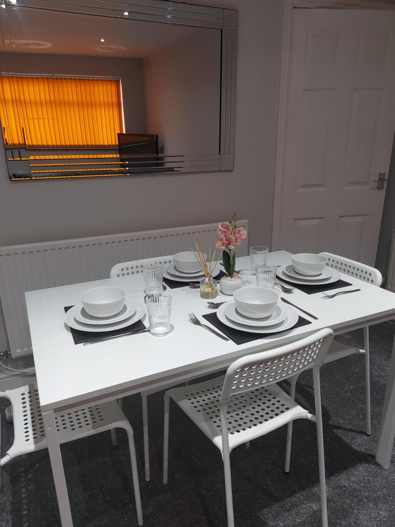 Hilltop Place Suites Near Doncaster Racecourse Eksteriør billede